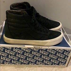 Men’s High Top Vans in all black Size 10